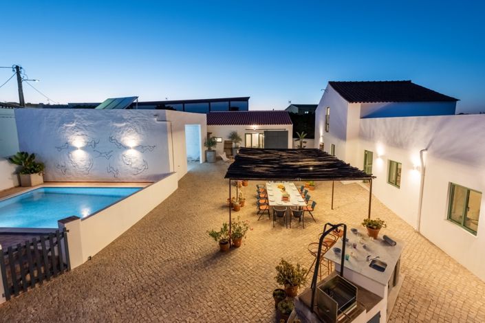 Image No.1-6 Bed Villa for sale