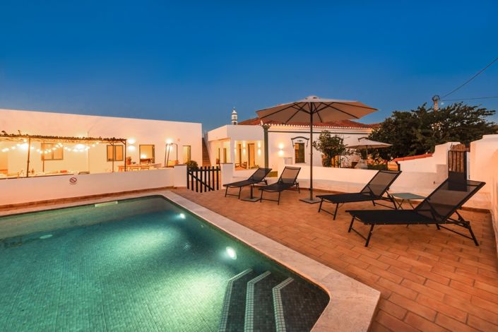 Image No.2-6 Bed Villa for sale