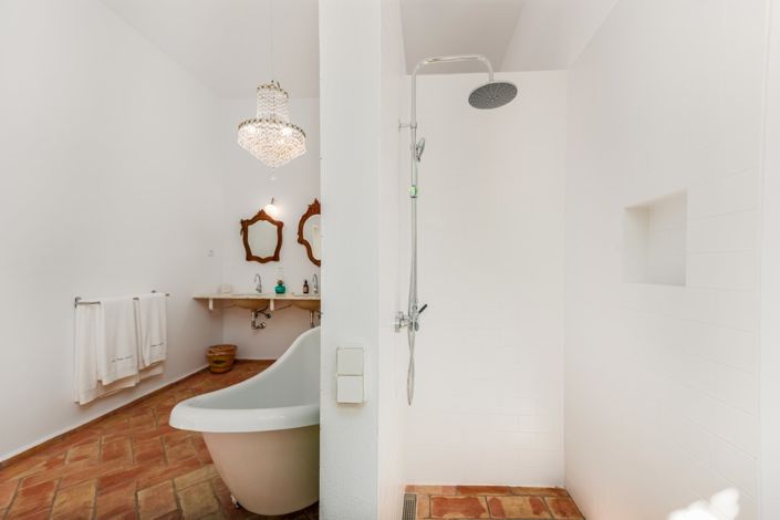 Image No.12-6 Bed Villa for sale