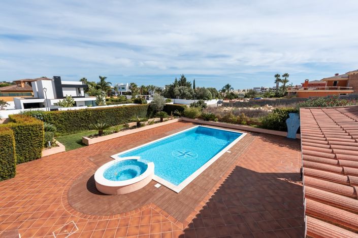 Image No.35-4 Bed Villa for sale