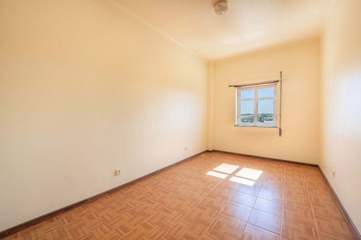 Image No.11-3 Bed Apartment for sale