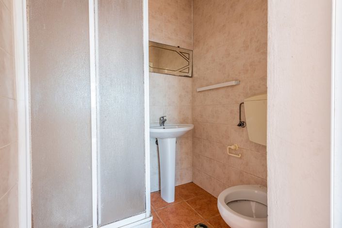 Image No.18-3 Bed Apartment for sale