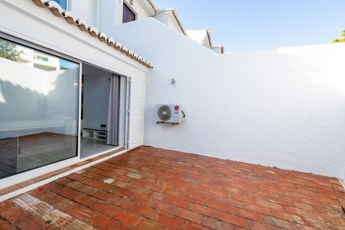 Image No.14-2 Bed Townhouse for sale