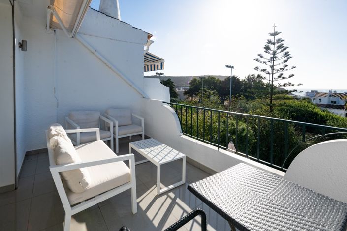 Image No.8-2 Bed Townhouse for sale