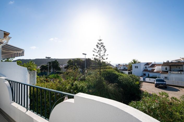 Image No.9-2 Bed Townhouse for sale