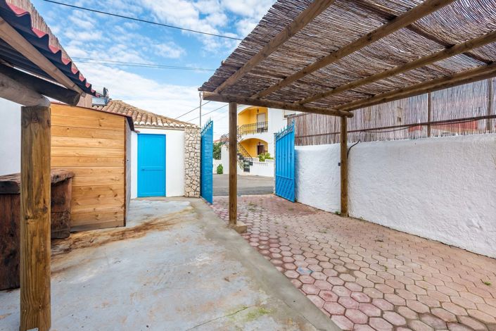 Image No.19-3 Bed Townhouse for sale