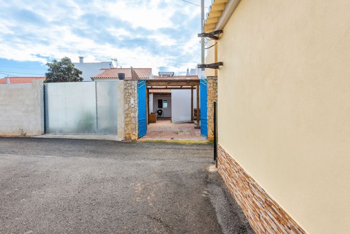 Image No.22-3 Bed Townhouse for sale