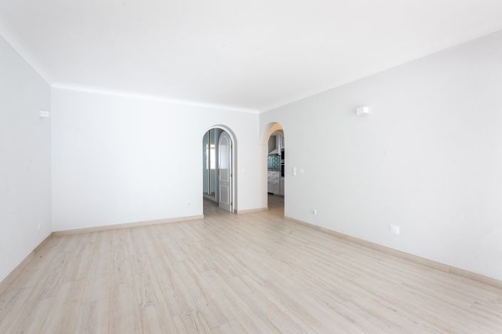 Image No.5-3 Bed Townhouse for sale