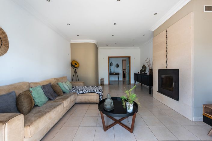 Image No.9-4 Bed Villa for sale