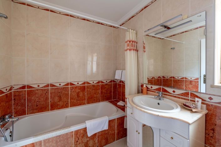 Image No.23-3 Bed Townhouse for sale