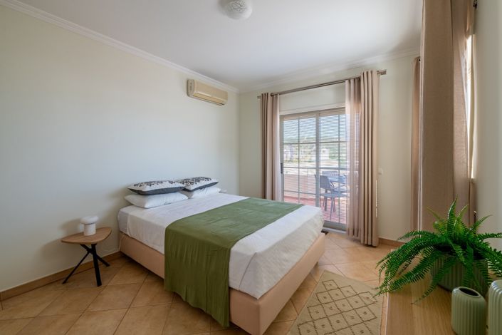 Image No.24-3 Bed Townhouse for sale