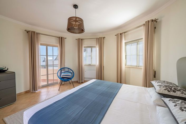 Image No.27-3 Bed Townhouse for sale