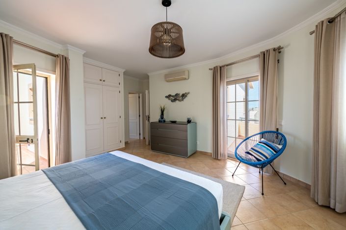 Image No.29-3 Bed Townhouse for sale