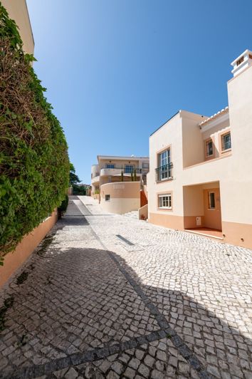 Image No.41-3 Bed Townhouse for sale