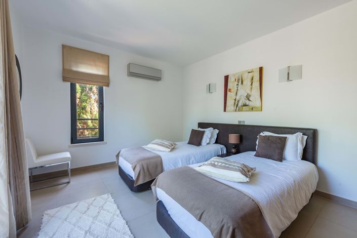 Image No.20-2 Bed Apartment for sale