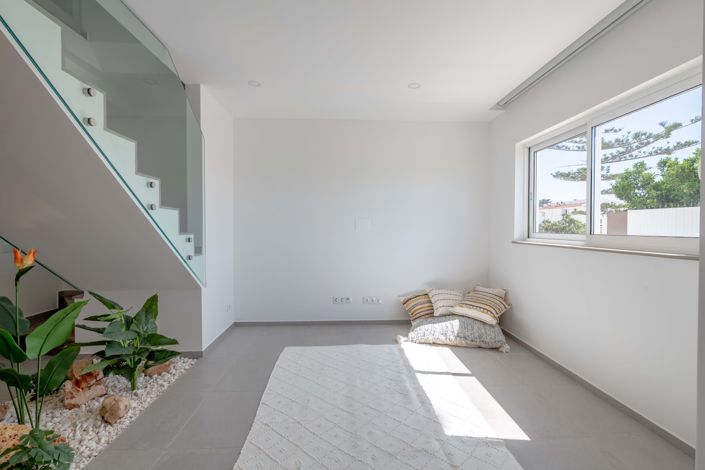 Image No.3-6 Bed Townhouse for sale