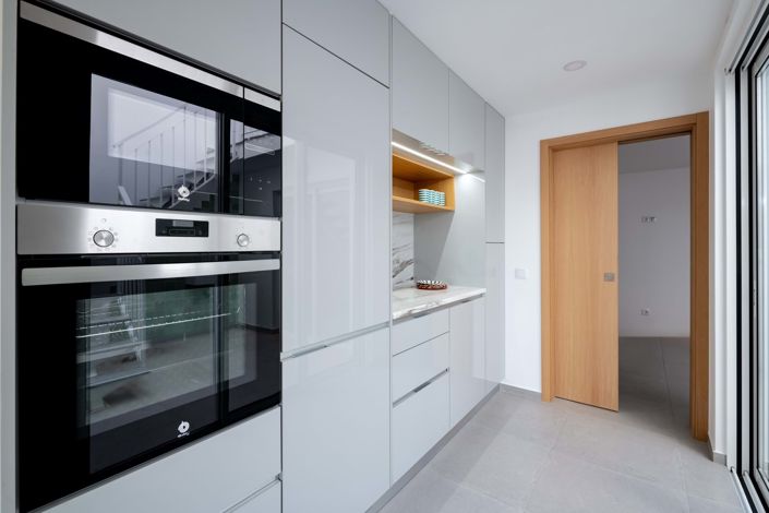 Image No.5-6 Bed Townhouse for sale