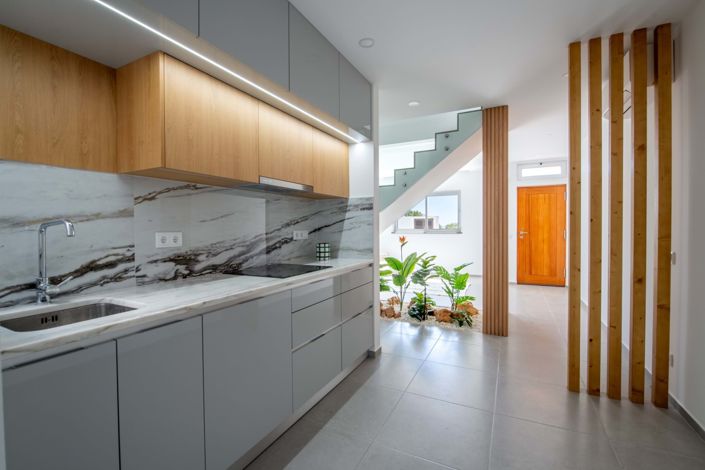 Image No.7-6 Bed Townhouse for sale