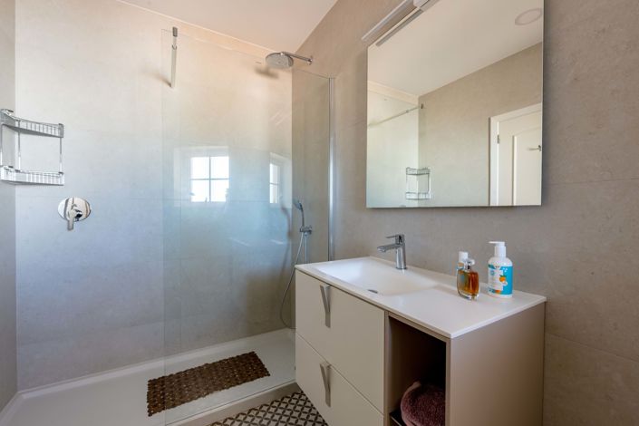 Image No.19-6 Bed Villa for sale