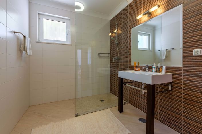 Image No.15-5 Bed Villa for sale