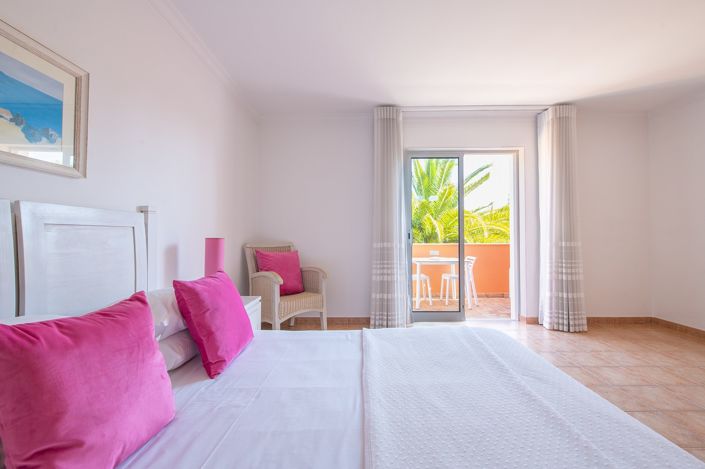 Image No.10-2 Bed Townhouse for sale