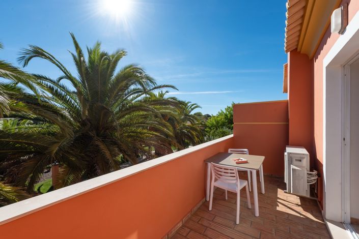 Image No.16-2 Bed Townhouse for sale