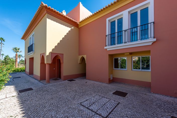 Image No.17-2 Bed Townhouse for sale