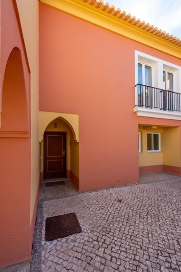 Image No.18-2 Bed Townhouse for sale