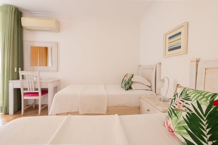 Image No.8-2 Bed Townhouse for sale