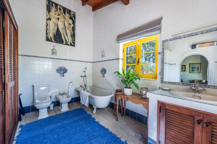 Image No.44-6 Bed Villa for sale