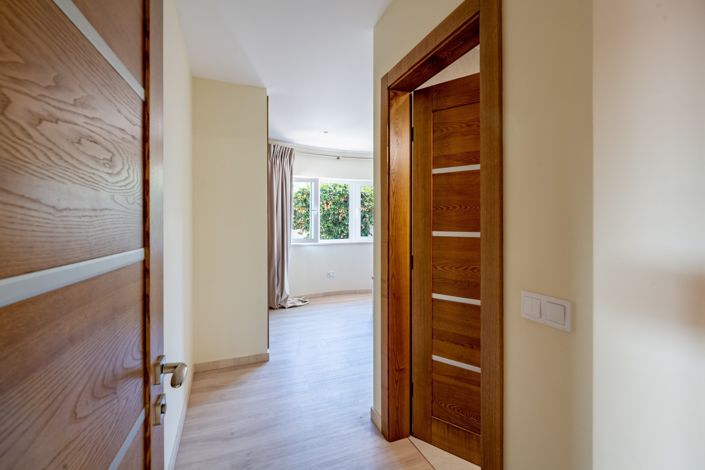 Image No.13-6 Bed Villa for sale