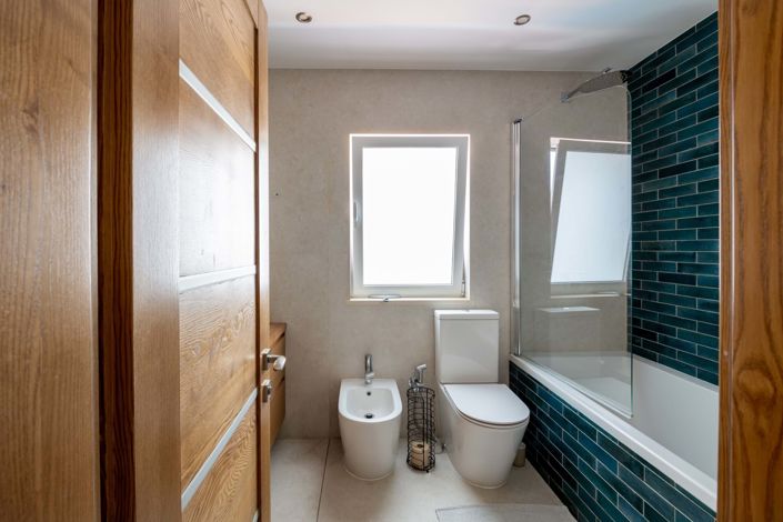 Image No.30-6 Bed Villa for sale