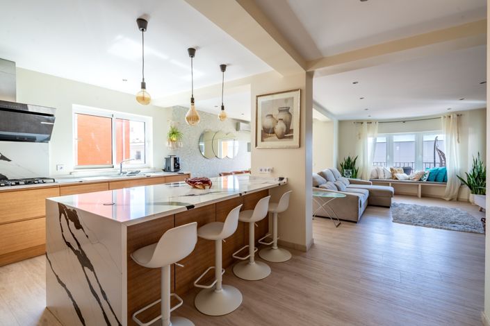 Image No.6-6 Bed Villa for sale