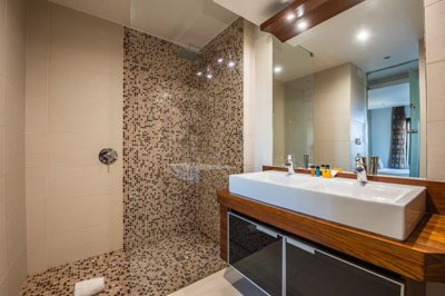 23-4518-78d1f4f8b6655591b02d22fabb36a692d73cc