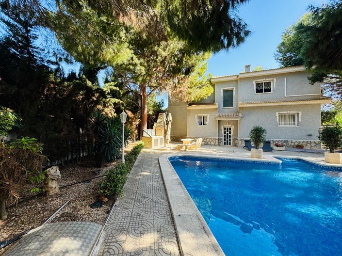 Image No.18-5 Bed Villa for sale