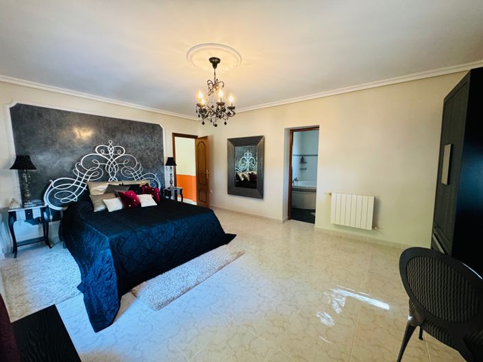 Image No.22-5 Bed Villa for sale