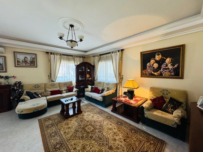 Image No.8-5 Bed Villa for sale