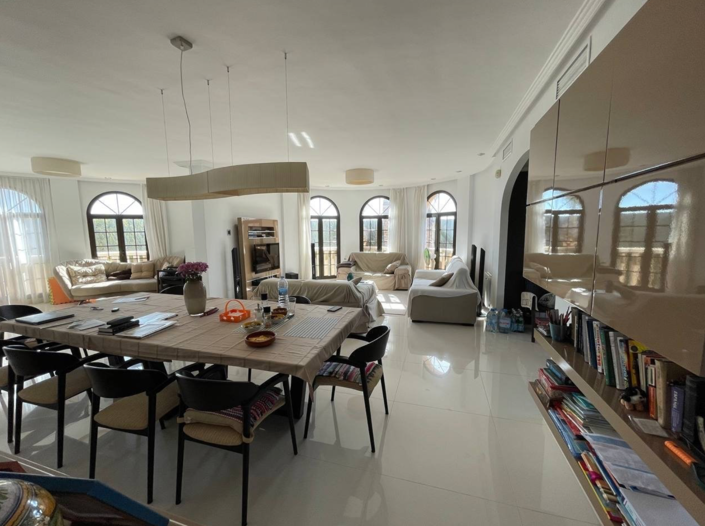 Image No.3-4 Bed Villa for sale