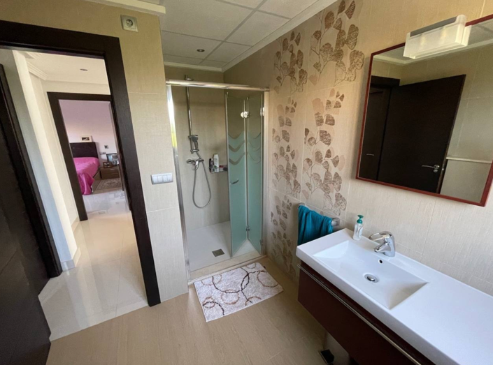 Image No.7-4 Bed Villa for sale