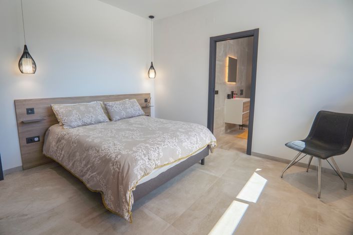 Image No.39-5 Bed Villa for sale