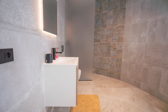 Image No.40-5 Bed Villa for sale