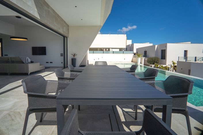 Image No.5-5 Bed Villa for sale