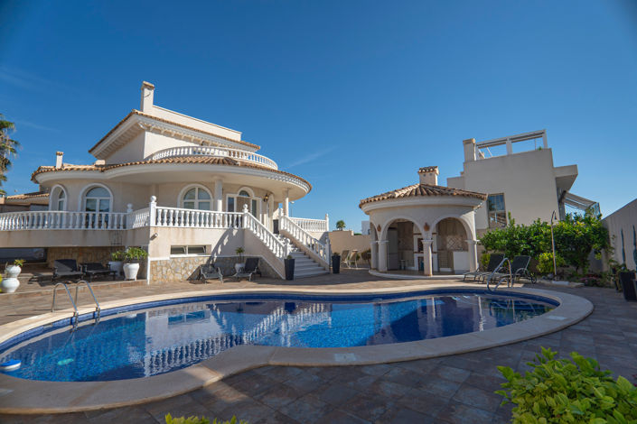 Image No.1-5 Bed Villa for sale
