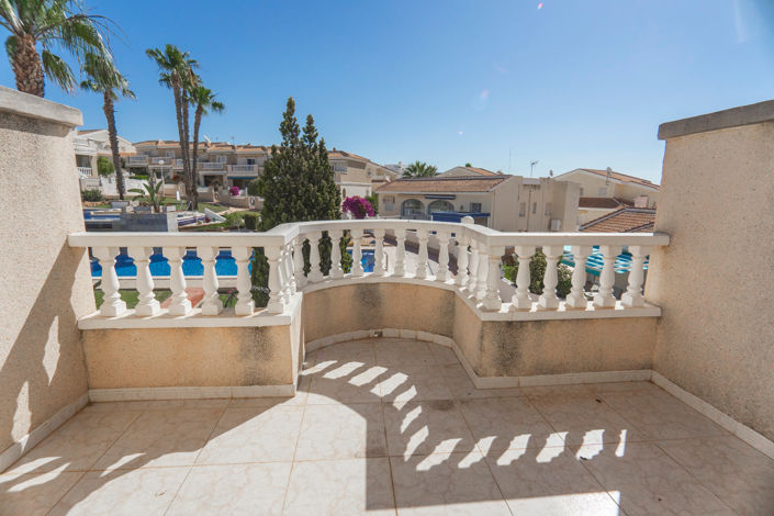 Image No.12-2 Bed Townhouse for sale