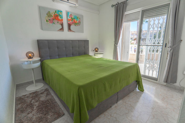 Image No.9-2 Bed Townhouse for sale