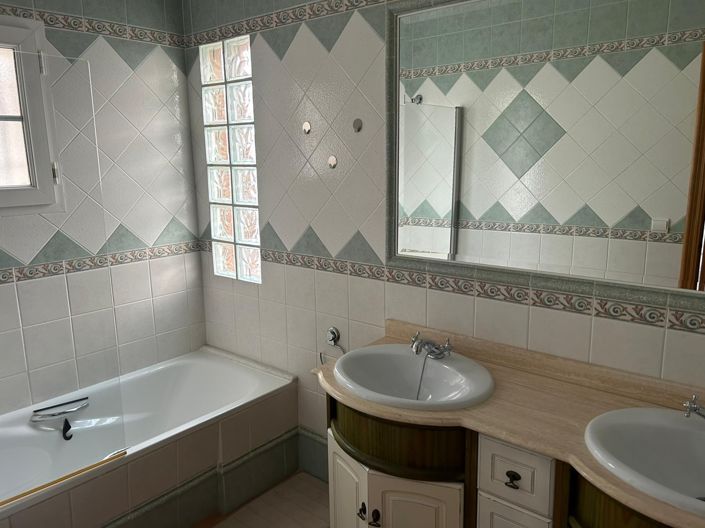 Image No.9-3 Bed Villa for sale