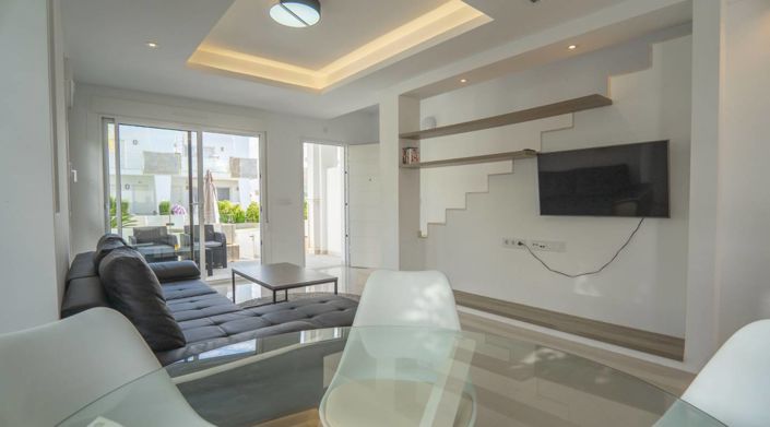 Image No.12-2 Bed House for sale