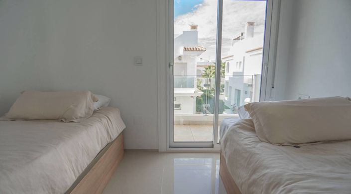 Image No.20-2 Bed House for sale