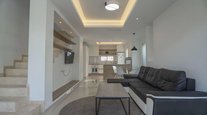 Image No.4-2 Bed House for sale