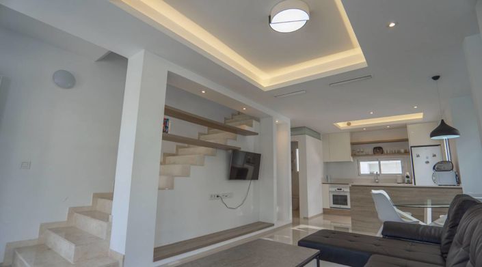 Image No.5-2 Bed House for sale